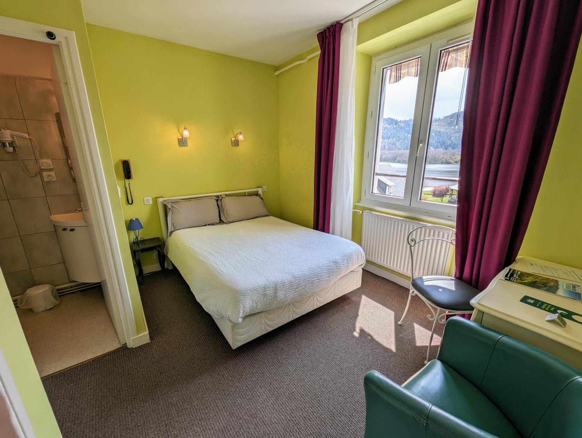 Logis Hotel Le Beau Site Chambon-sur-Lac Εξωτερικό φωτογραφία