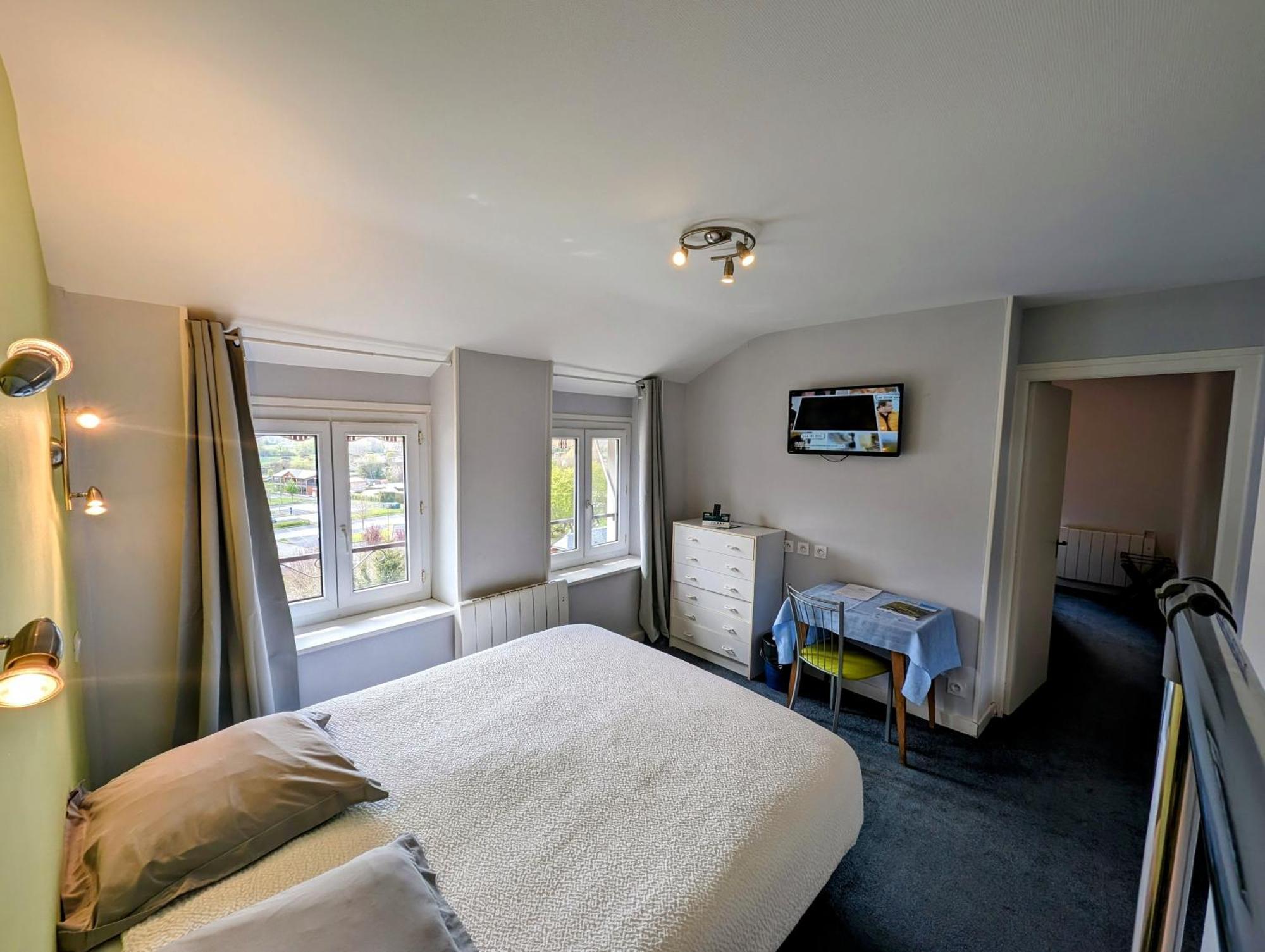Logis Hotel Le Beau Site Chambon-sur-Lac Εξωτερικό φωτογραφία