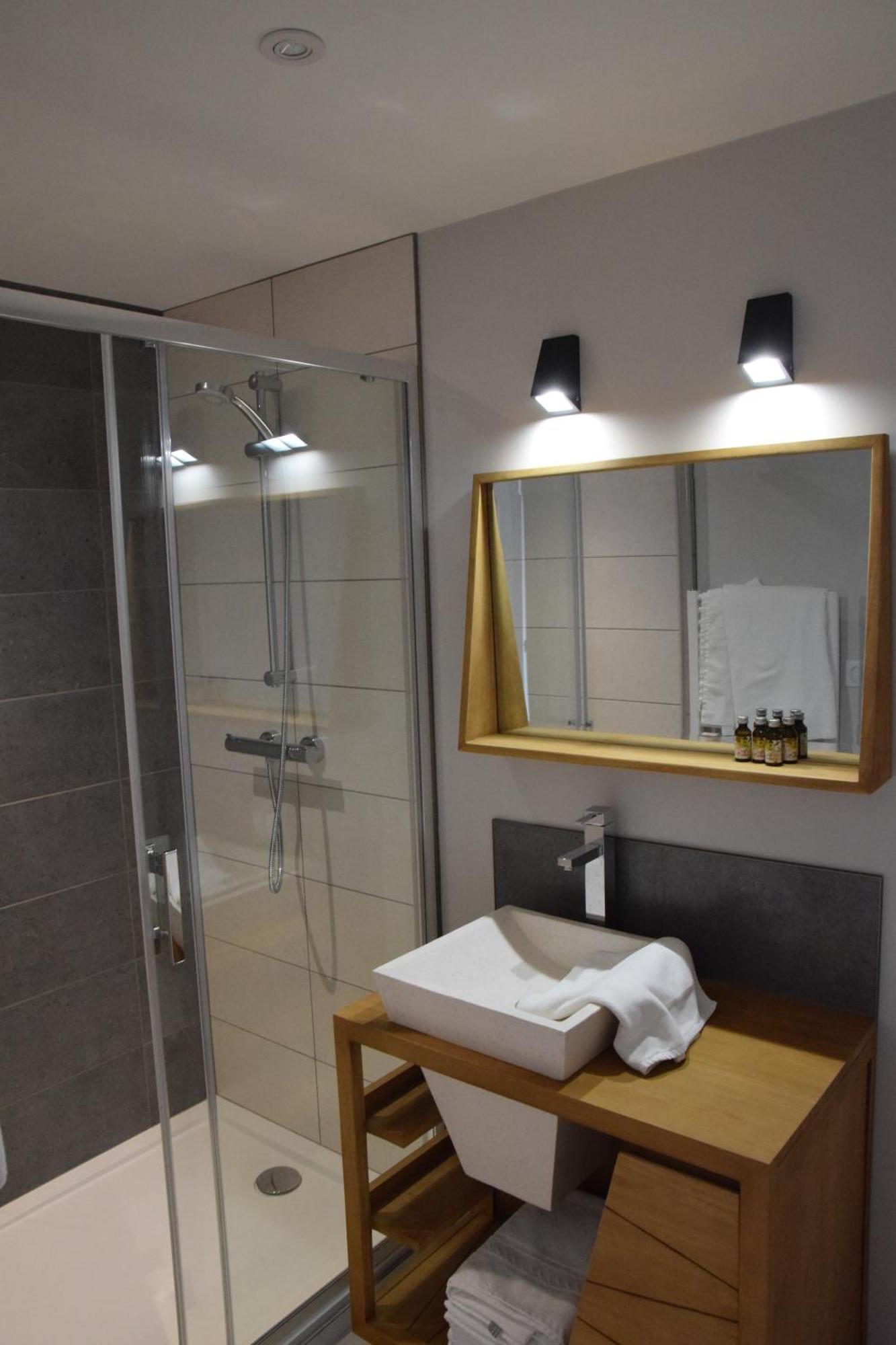 Logis Hotel Le Beau Site Chambon-sur-Lac Εξωτερικό φωτογραφία