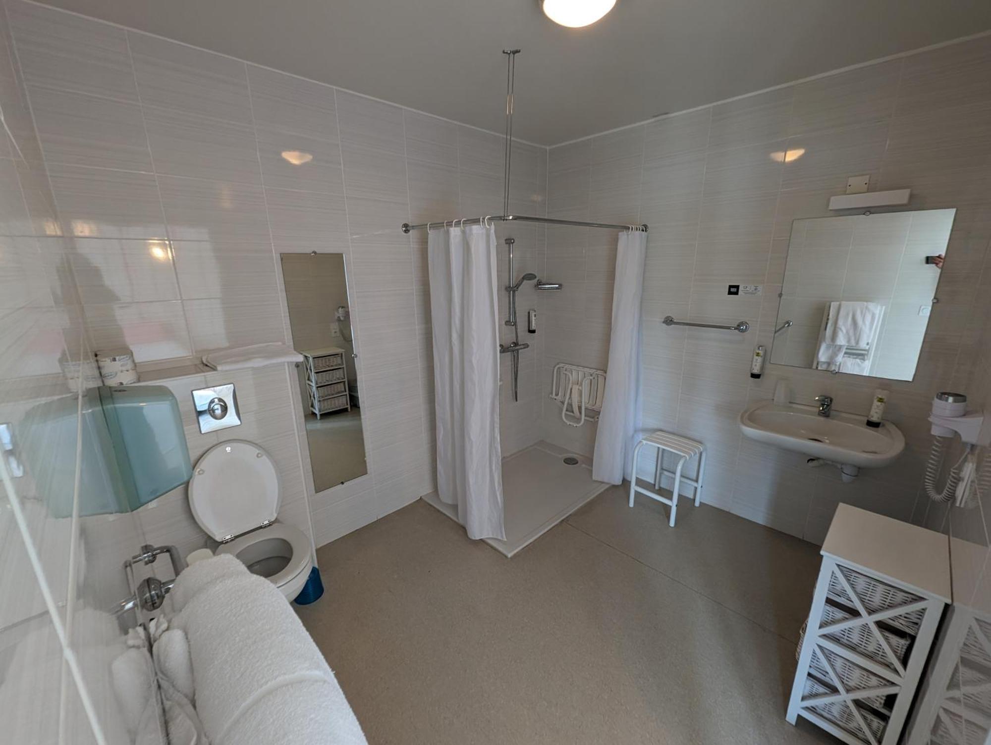 Logis Hotel Le Beau Site Chambon-sur-Lac Εξωτερικό φωτογραφία